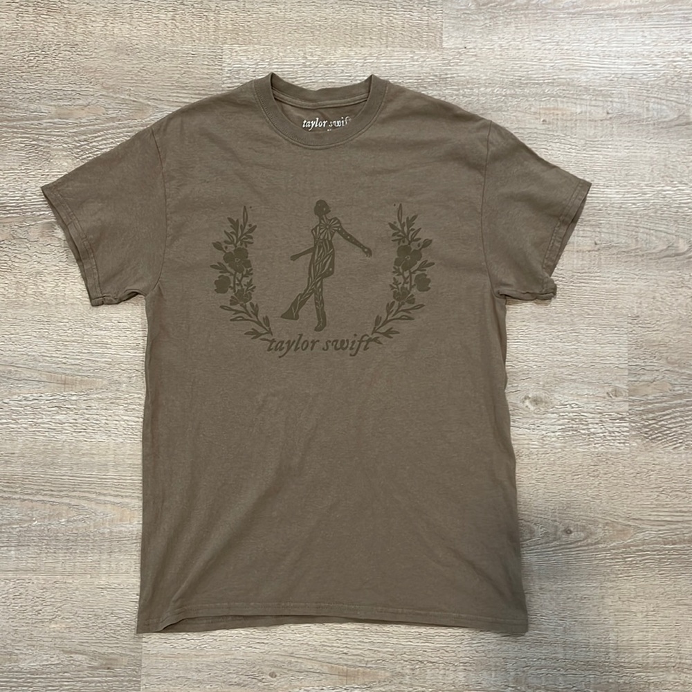 Taylor Swift Brown Folklore T-Shirt Medium